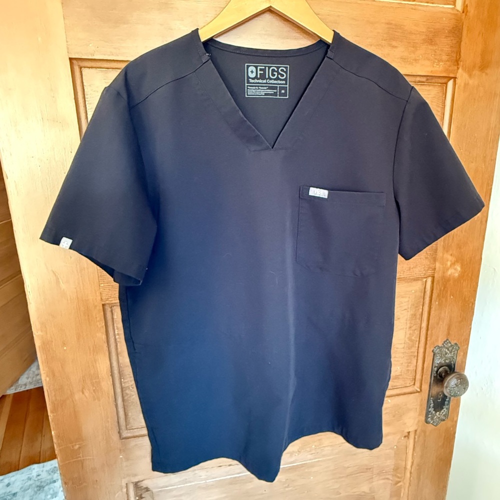 Figs Medium black top & joggers set